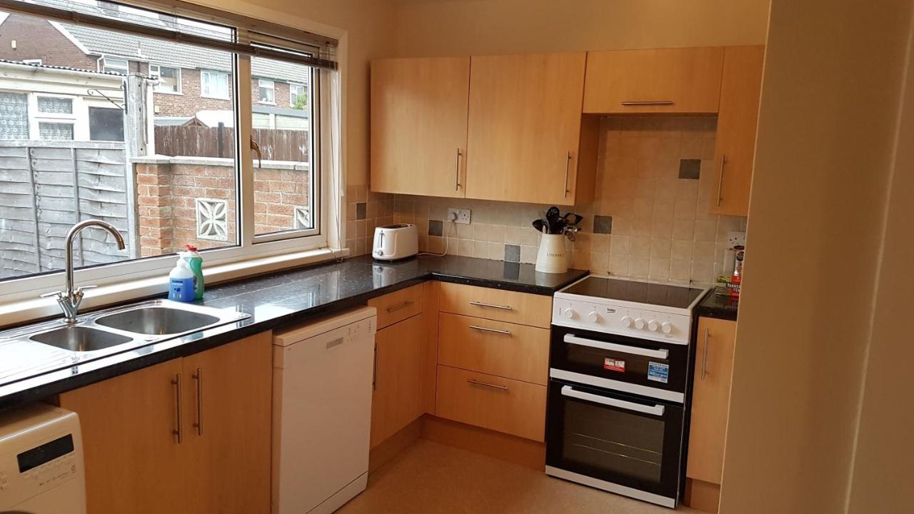 East Townhouse Free Parking * Beverley